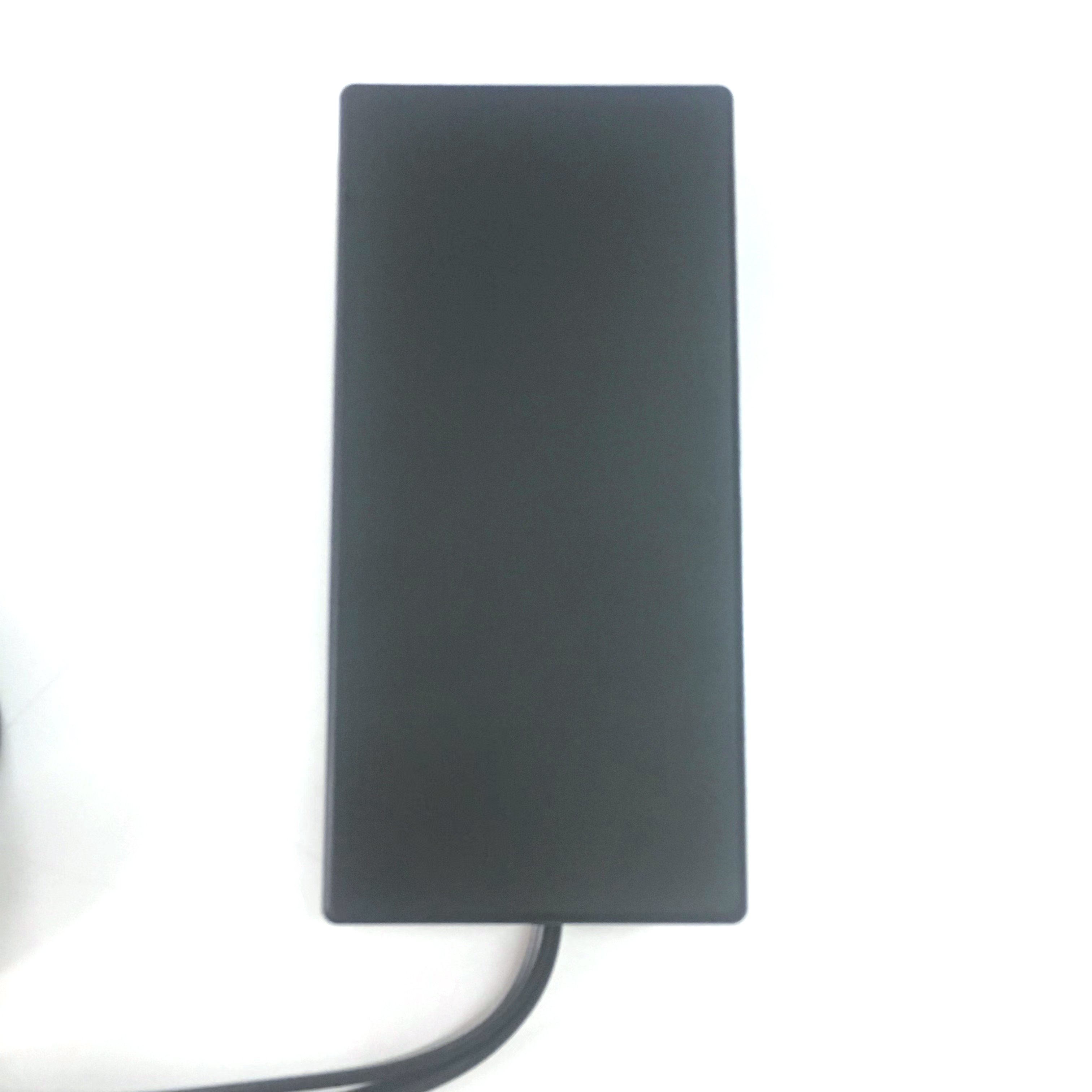 Factory price new design high quality Black housing 2.4G&5G Multi frequency antenna used for buses